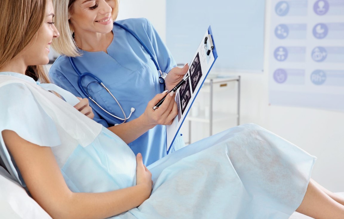 Obstetrics Clinics vs. General Hospitals: What’s the Difference?